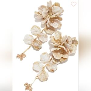 NWT Floral Earrings